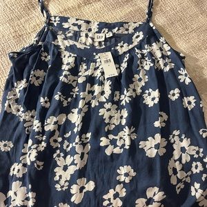 NWT Women's blue and white flower tank top blouse. Size S.